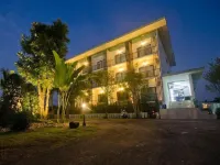 Sunee Boutique Hotel Отели рядом с достопримечательностью «Wat Khung Yang»