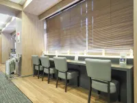 Leo YU Capsule Hotel Nishifunabashi Hotels in Funabashi