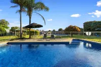 Stagecoach Motel Wodonga - Pools