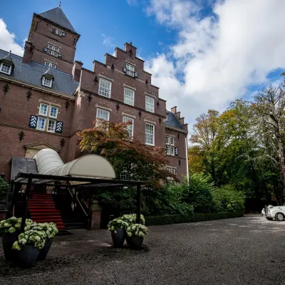カステール デ ヴィッテンブルク ローマン博物館周辺のホテル