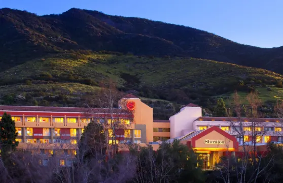 阿古拉山喜來登酒店