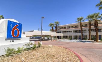 Motel 6 Palm Springs, CA - Downtown