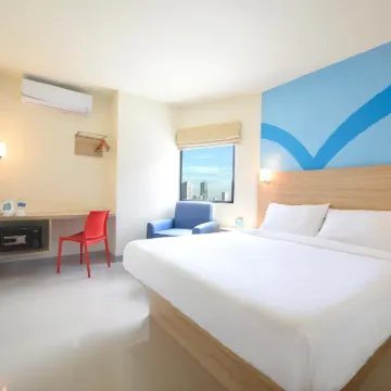 Hop Inn Hotel Aseana City Manila Hotels near Solaire Project Site Office