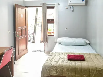 Griya Sakina Syariah Near Jih Yogyakarta Mitra RedDoorz Hotels in Kecamatan Ngaglik