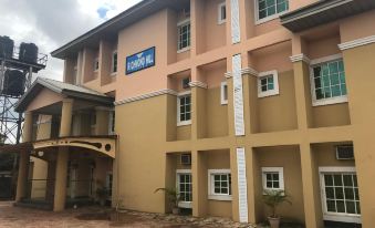 Tripoint Richmond Hotel