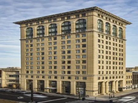 21C Museum Hotel Lexington Отели в г. Фейетт