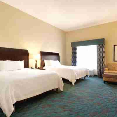 Hilton Garden Inn Fargo Rooms