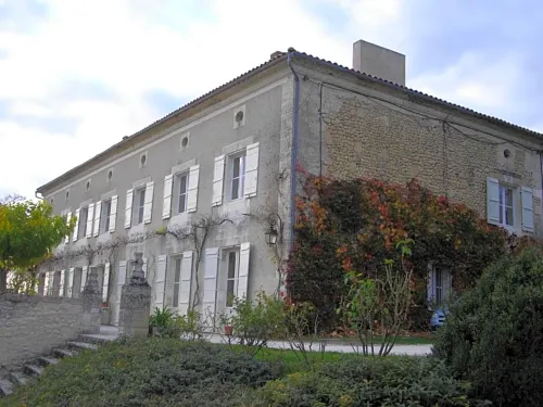 Domaine de Puyrousse Hotels in Villetoureix