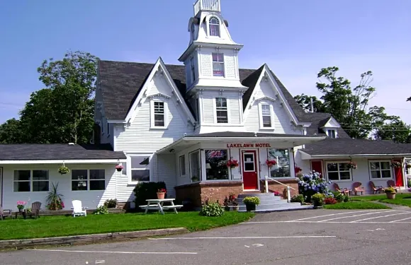 湖畔草坪住宿加早餐汽車旅館