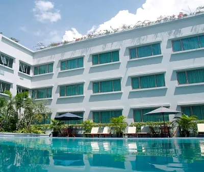 Aston Tropicana Hotel Bandung Hotel di Coblong
