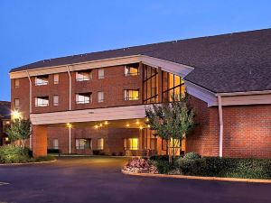 Sonesta Simply Suites Memphis East Poplar Pike ​