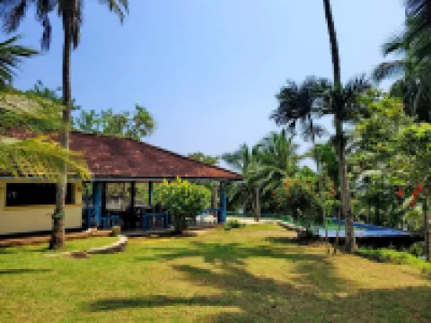 Rocky Point Beach Bungalows Hotels near Tangalle Beach