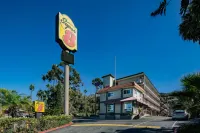 Super 8 by Wyndham San Diego Hotel Circle Hotel in zona Lambda Archives of San Diego