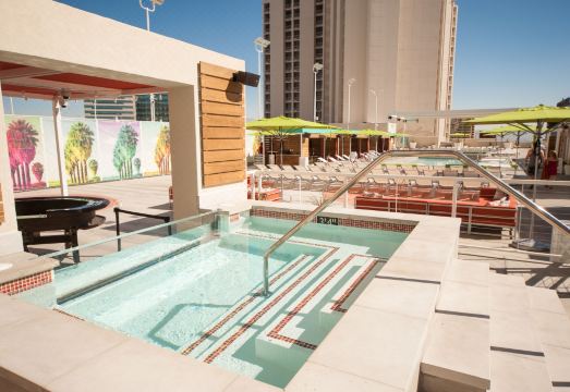 플라자 호텔 & 카지노