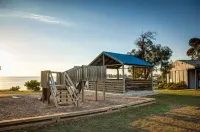 Swansea Beach Chalets - Homestays