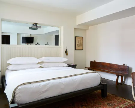 เนปจูน, แอช โรงแรม โรงแรมในพรอวิเดนซ์