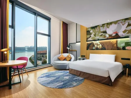 Shanghai Zhiyu Greenland Q-Box Hotel Отели рядом с достопримечательностью «Er Yan Temple»