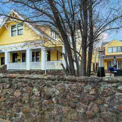 Bespoke Inn Flagstaff Hotel Exterior