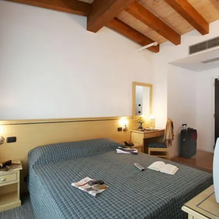 Hotel Mary