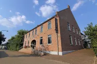 Restaurant Oolderhof BV Hotels near Munsterkerk