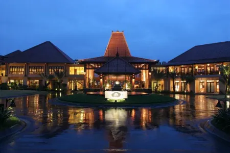 Laras Asri Resort & Spa Отели в г. Tingkir