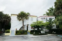 Miami River Inn Hotels in Miami