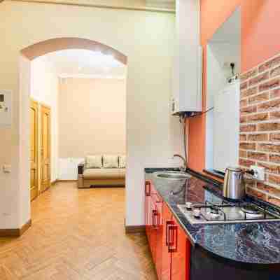 Apartment Kostushka 5 Rooms