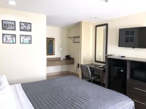 Simply Home Inn & Suites - Riverside