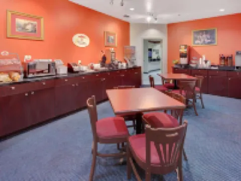 Super 8 by Wyndham Forney/East Dallas Hotels in Forney