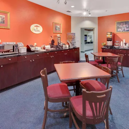 Super 8 by Wyndham Forney/East Dallas