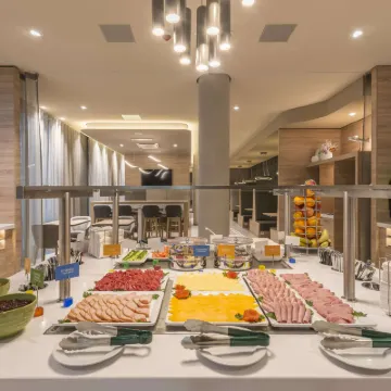 Hampton by Hilton Frankfurt Airport 더 스퀘어 주변 호텔