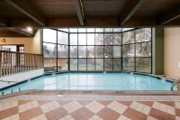 Tarrytown House Estate on the Hudson - Pools