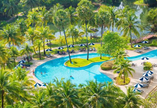 풀먼 푸켓 카론 비치 리조트