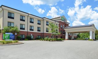 Holiday Inn Express & Suites Fairmont