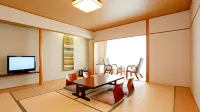 Hasunuma Garden House Marino Отели рядом с достопримечательностью «Sakatajōseki Bairin (Japanese apricot blossom garden in Sakata-jō Castle Site)»