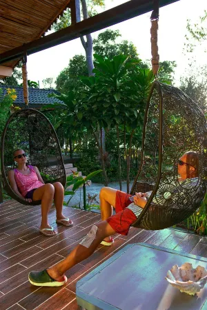 Samloem Laguna Resort Отели рядом с достопримечательностью «Лейзи Бич»