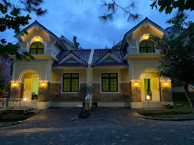 Villa Wubao 2 Kota Bunga Cipanas Hotels in Batulawang