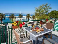 Lux Apartment Mare by the Sea & Beach Hotels near Brela Beach