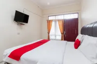 RedDoorz @ Samuel Homestay Pematangsiantar