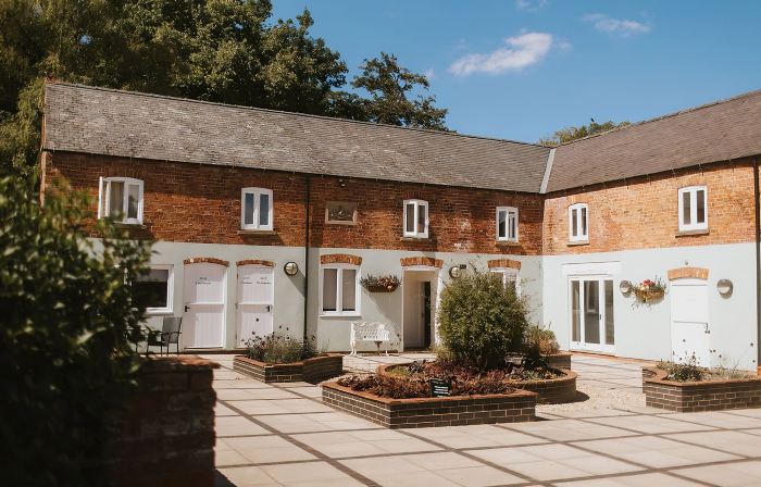 Healing Manor Hotel