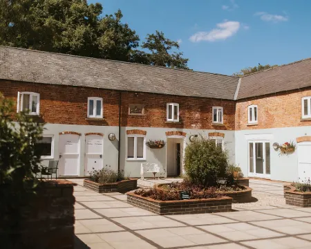 Healing Manor Hotel โรงแรมในGrimsby