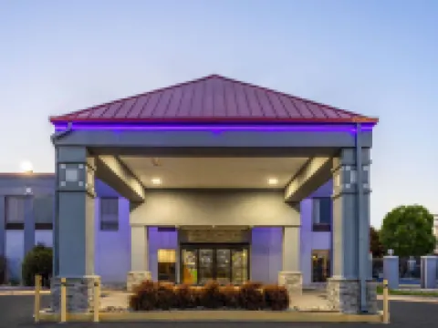 Baymont by Wyndham la Vergne Hotels in La Vergne