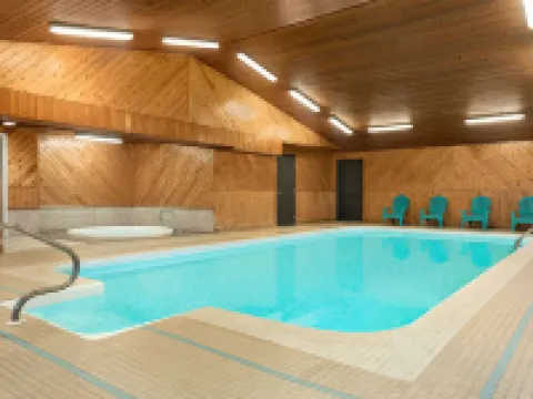Travelodge by Wyndham Port Elgin Hotels in Bruce County