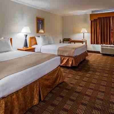 Best Western Club House Inn  Suites Rooms