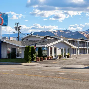Motel 6 Wenatchee, WA