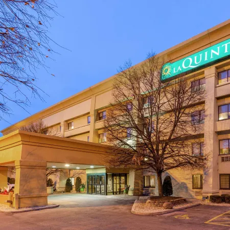 La Quinta Inn & Suites by Wyndham Chicago Tinley Park