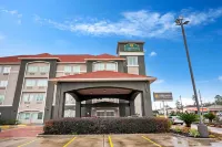 La Quinta Inn & Suites by Wyndham Houston - Magnolia - Pet friendly