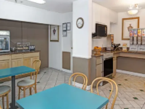 โฮเวิร์ด จอห์นสัน บายวินด์แฮม ทอร์รันซ์ โรงแรมในทอร์รันซ์