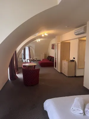 Hotel Clipa Các khách sạn gần Catedrala ortodoxa / Orthodox Cathedral