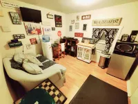 Black-White Rm by Yale U